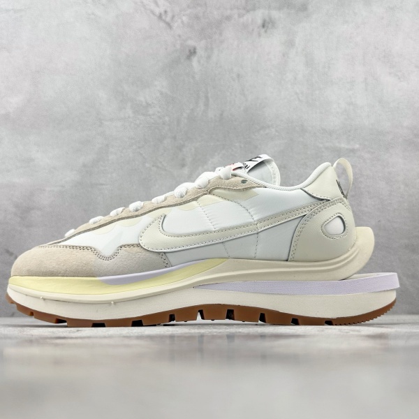 Nike  VaporWaffle white and gum DD1875-100 나이키  운동화