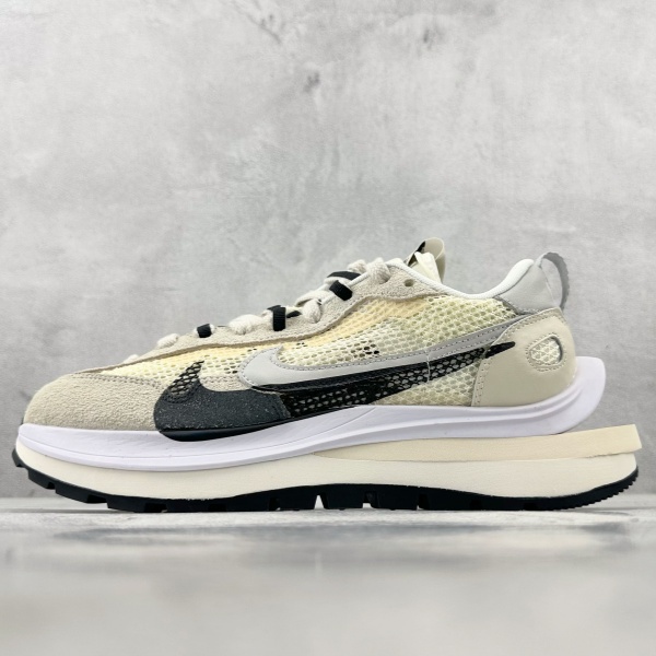Nike  VaporWaffle white and gum DD1875-100 나이키  운동화