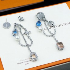 LOUIS VUITTON  Heirloom Pendant XE877-3570 루이비통 귀걸이