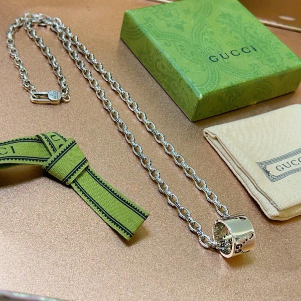 GUCCI   구찌   목걸이