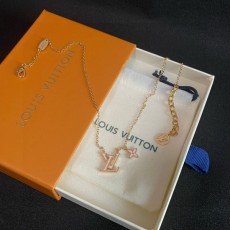 LOUIS VUITTON   루이비통  목걸이