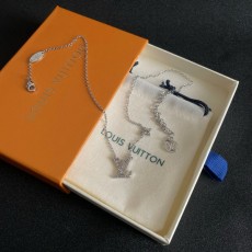 LOUIS VUITTON   루이비통  목걸이