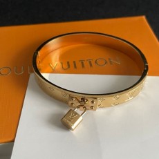 LOUIS VUITTON   루이비통  팔찌