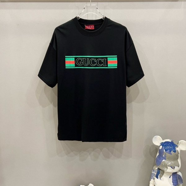 GUCCI  구찌  반팔티  남녀공용