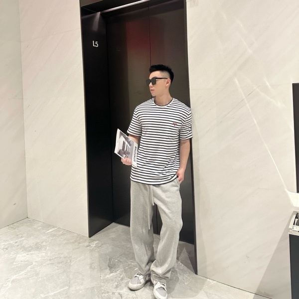 PRADA   프라다   반팔티  남녀공용