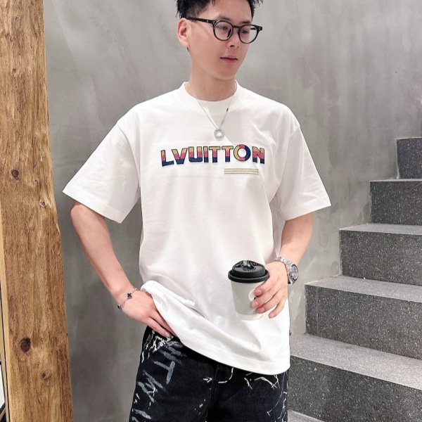 LOUIS VUITTON  루이비통  반팔티 남녀공용