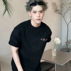 LOUIS VUITTON  ML-2033  루이비통  반팔티   남녀공용