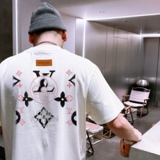LOUIS VUITTON   루이비통  반팔티  남녀공용