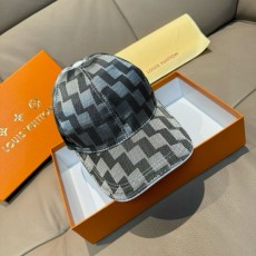 LOUIS VUITTON  루이비통  볼캡  모자